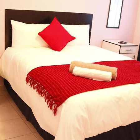 Mazenod Davilla Guest House מראה חיצוני תמונה