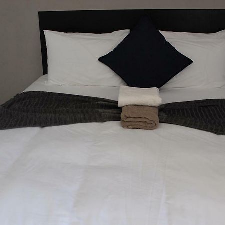 Mazenod Davilla Guest House מראה חיצוני תמונה