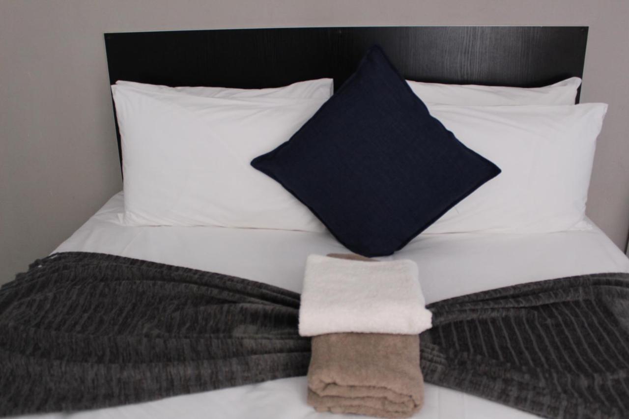 Mazenod Davilla Guest House מראה חיצוני תמונה
