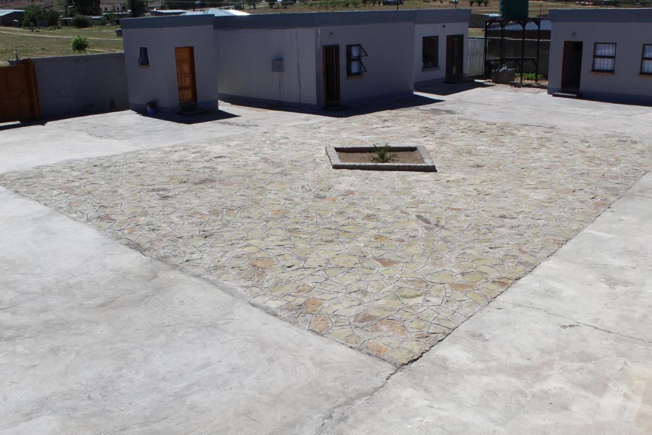 Mazenod Davilla Guest House מראה חיצוני תמונה