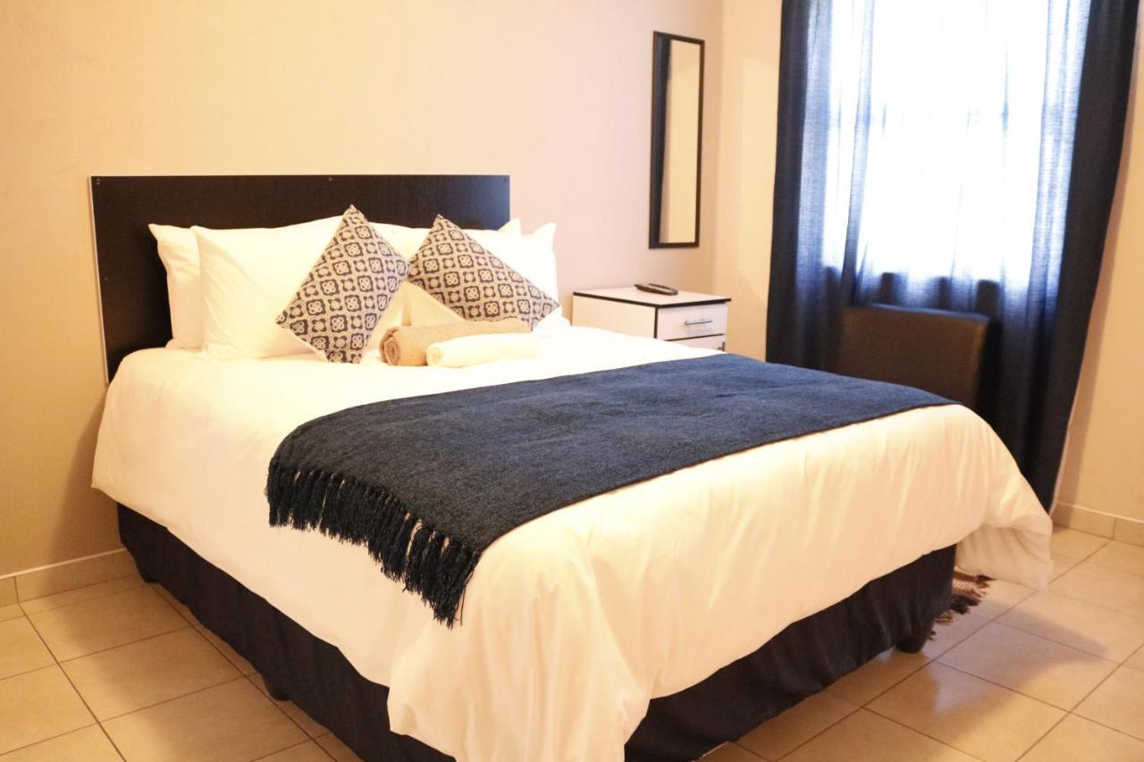 Mazenod Davilla Guest House מראה חיצוני תמונה