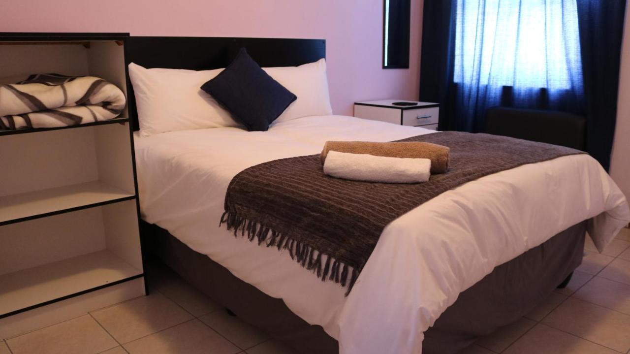 Mazenod Davilla Guest House מראה חיצוני תמונה