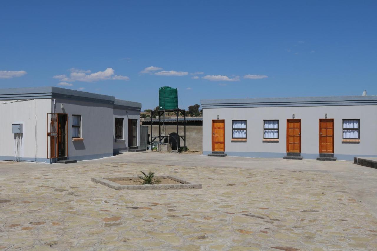 Mazenod Davilla Guest House מראה חיצוני תמונה