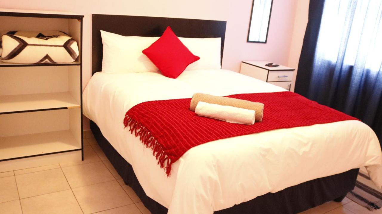 Mazenod Davilla Guest House מראה חיצוני תמונה